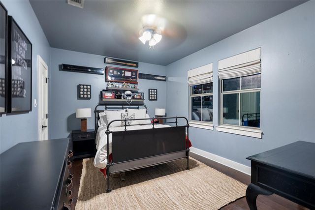 18 Hedgebrook WAY, The Hills, TX 78738