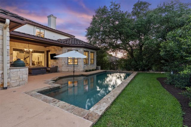 18 Hedgebrook WAY, The Hills, TX 78738