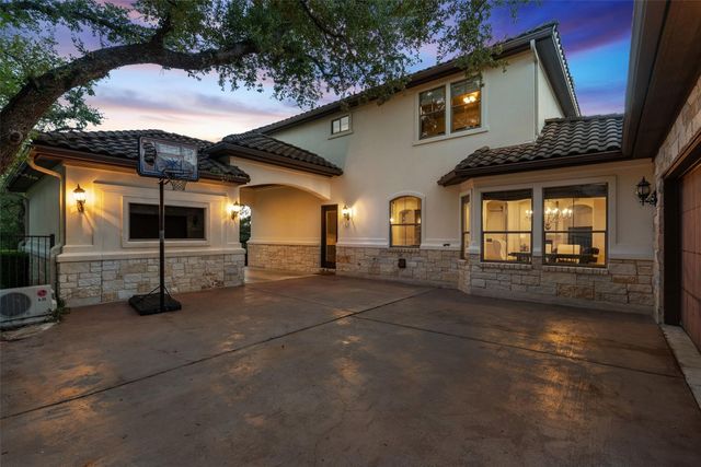 18 Hedgebrook WAY, The Hills, TX 78738