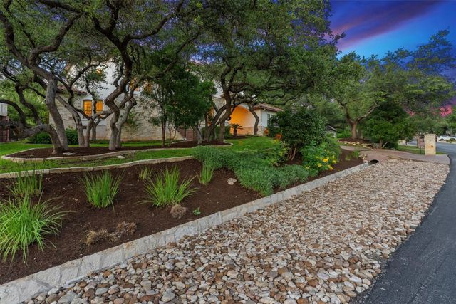 18 Hedgebrook WAY, The Hills, TX 78738