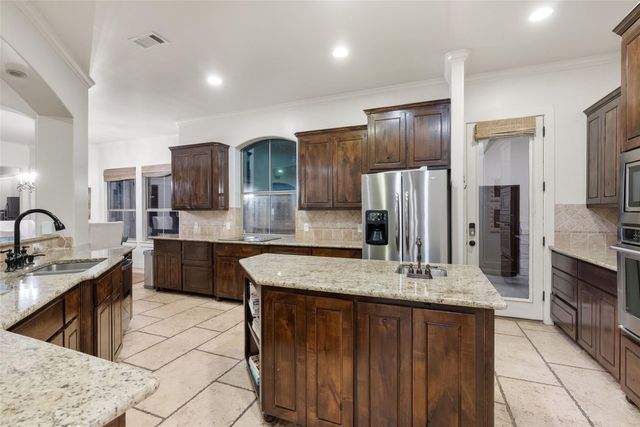 18 Hedgebrook WAY, The Hills, TX 78738