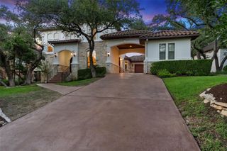 18 Hedgebrook WAY, The Hills, TX 78738