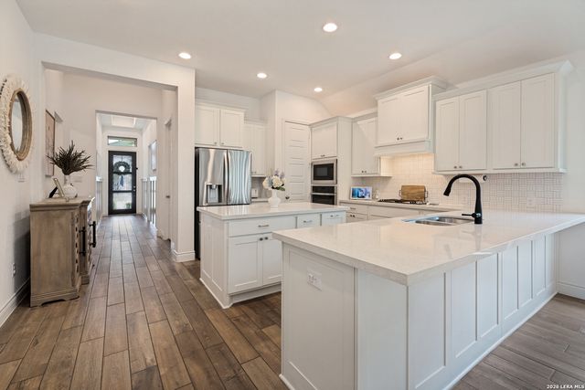 1937 Creekview, Seguin, TX 78155
