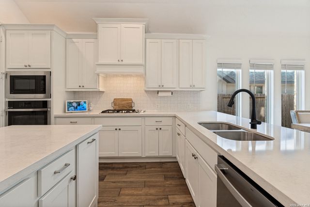 1937 Creekview, Seguin, TX 78155
