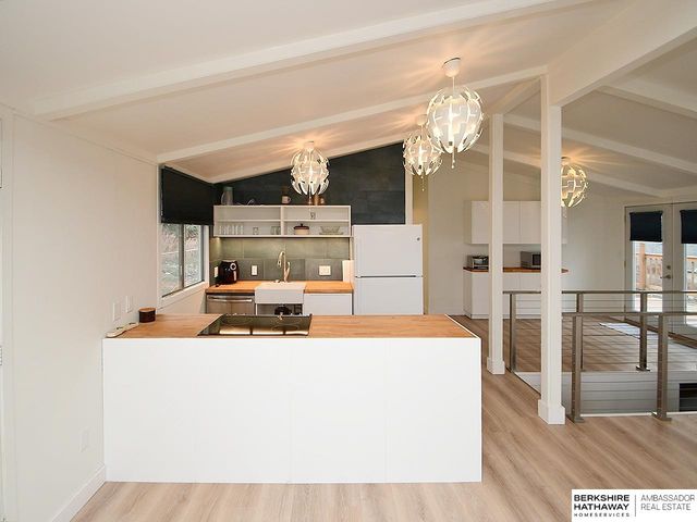 6927 Bedford Avenue, Omaha, NE 68104