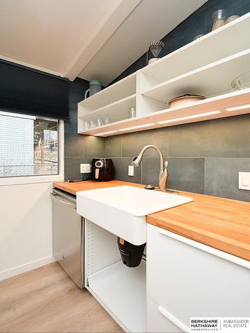 6927 Bedford Avenue, Omaha, NE 68104