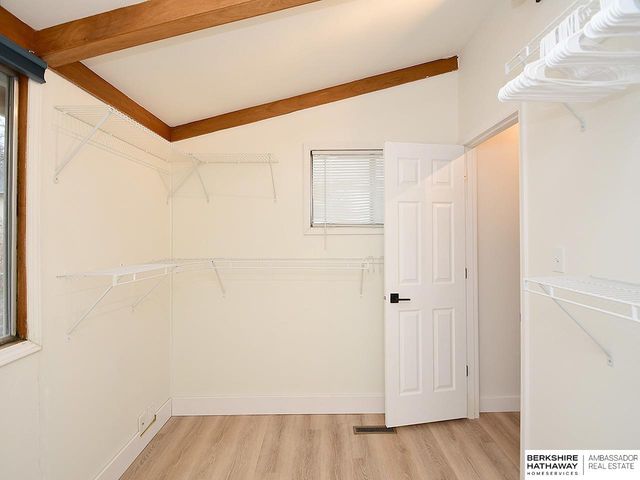 6927 Bedford Avenue, Omaha, NE 68104