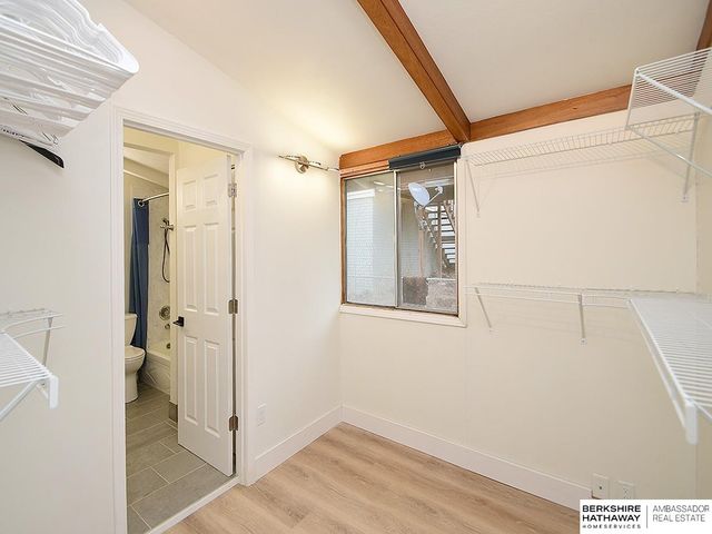 6927 Bedford Avenue, Omaha, NE 68104