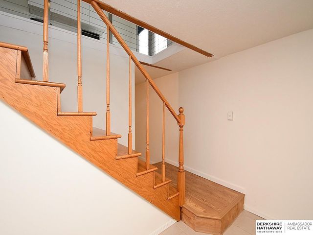 6927 Bedford Avenue, Omaha, NE 68104