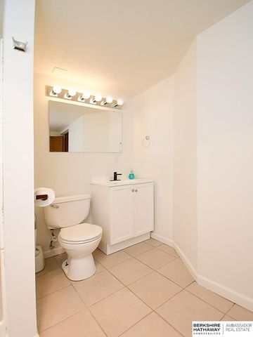 6927 Bedford Avenue, Omaha, NE 68104