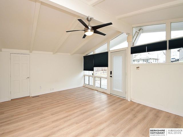 6927 Bedford Avenue, Omaha, NE 68104