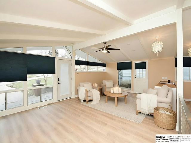 6927 Bedford Avenue, Omaha, NE 68104