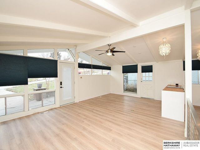 6927 Bedford Avenue, Omaha, NE 68104