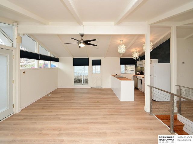 6927 Bedford Avenue, Omaha, NE 68104