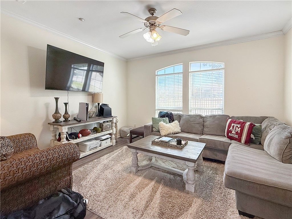 305 Holleman Drive E 302, College Station, TX 77840 — photo 4