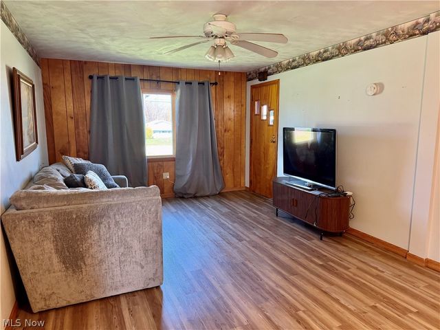 3172 Creek Road, Kingsville, OH 44048