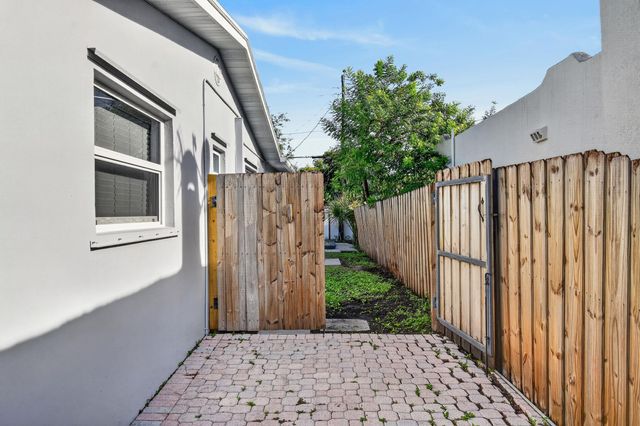 715 Green Street, West Palm Beach, FL 33405