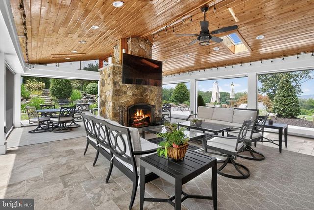 7484 WILSON RD, Warrenton, VA 20186