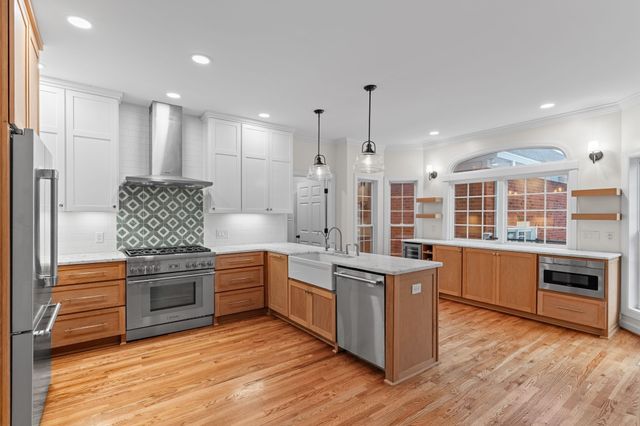 111 Rea Dr, Hermitage, TN 37076