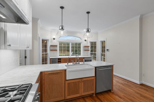 111 Rea Dr, Hermitage, TN 37076