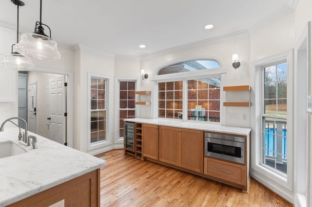 111 Rea Dr, Hermitage, TN 37076