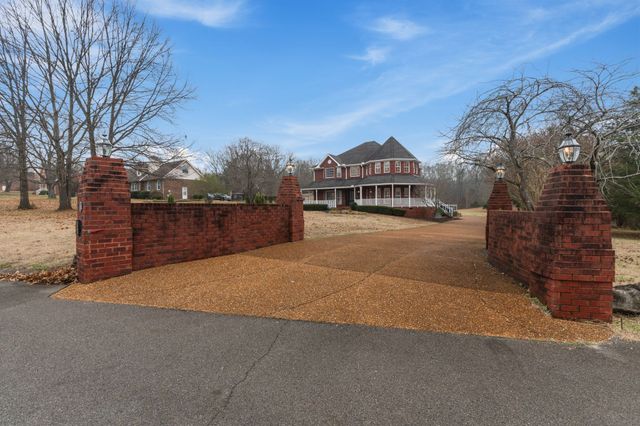 111 Rea Dr, Hermitage, TN 37076