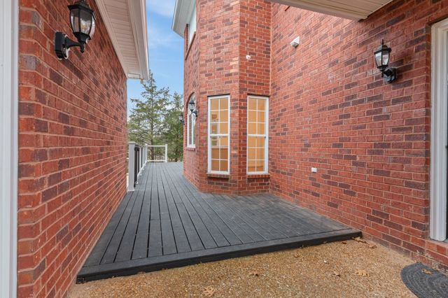 111 Rea Dr, Hermitage, TN 37076