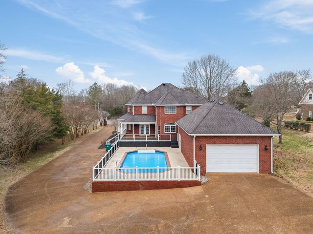 111 Rea Dr, Hermitage, TN 37076