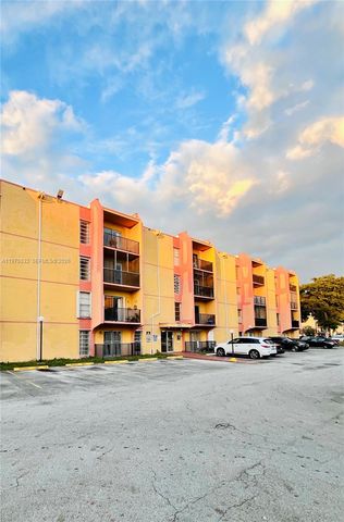 4721 NW 7th St 102-12, Miami, FL 33126