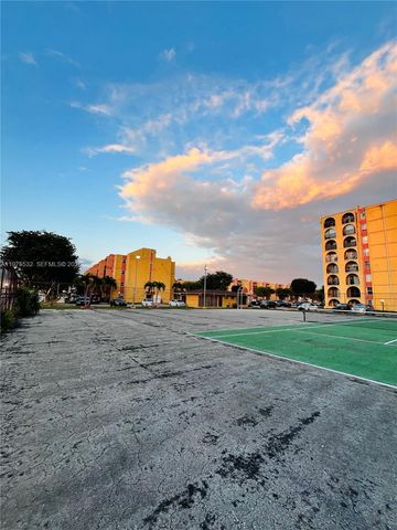 4721 NW 7th St 102-12, Miami, FL 33126