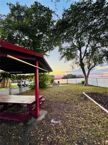 4721 NW 7th St 102-12, Miami, FL 33126