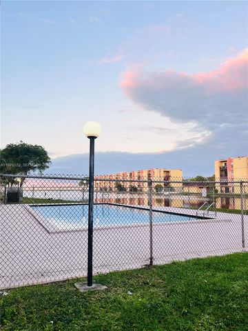 4721 NW 7th St 102-12, Miami, FL 33126