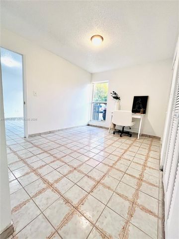 4721 NW 7th St 102-12, Miami, FL 33126