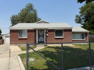 1068 S GLENDALE CIR, Salt Lake City, UT 84104