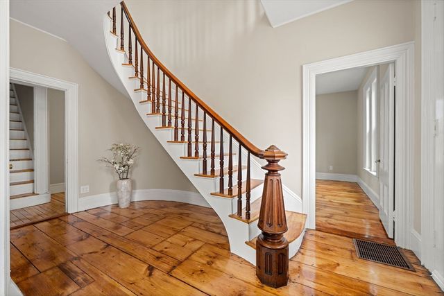 37 School Street, Merrimac, MA 01860