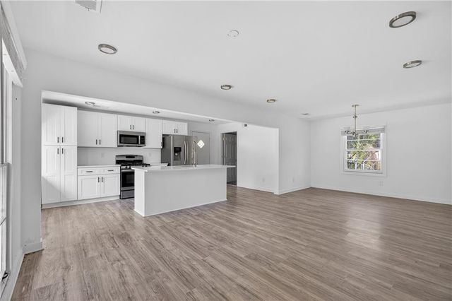 2649 Santa Barbara Drive NW, Atlanta, GA 30318