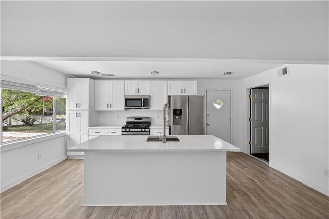 2649 Santa Barbara Drive NW, Atlanta, GA 30318