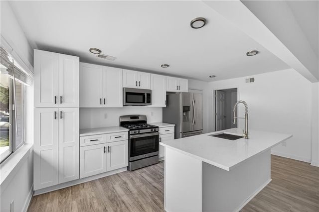 2649 Santa Barbara Drive NW, Atlanta, GA 30318