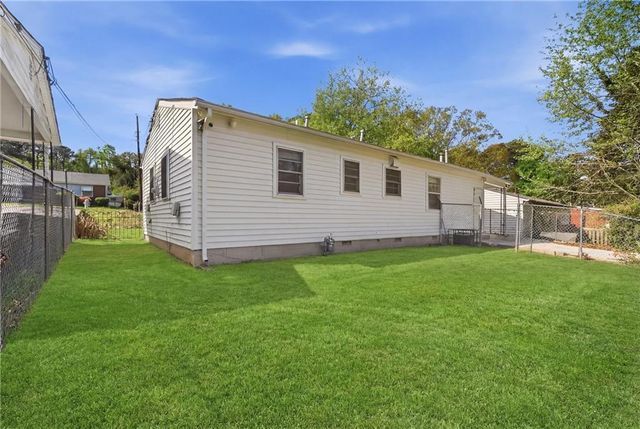 2649 Santa Barbara Drive NW, Atlanta, GA 30318