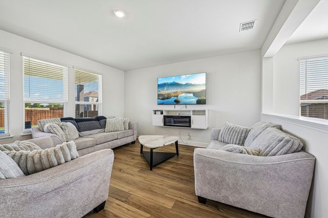 721 Saint Lawrence Drive, Seagoville, TX 75159