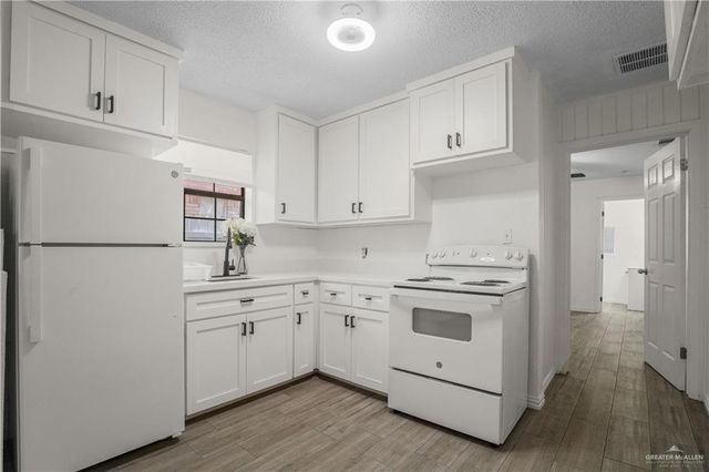 115 Calle Del Jardin, San Juan, TX 78589