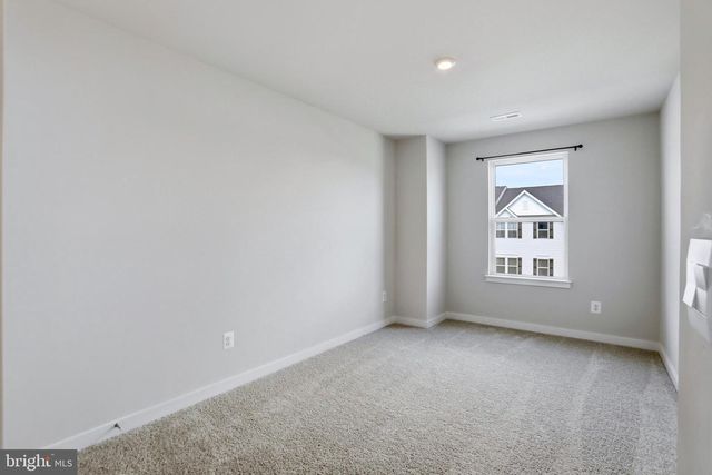 38 TROTTING RD, Inwood, WV 25428