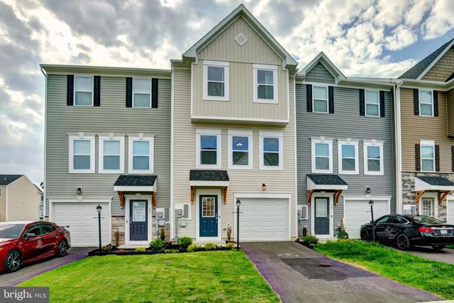 38 TROTTING RD, Inwood, WV 25428