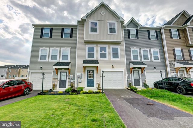 38 TROTTING RD, Inwood, WV 25428