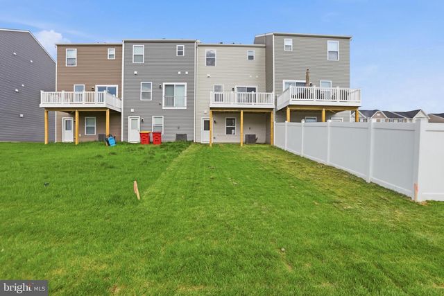 38 TROTTING RD, Inwood, WV 25428