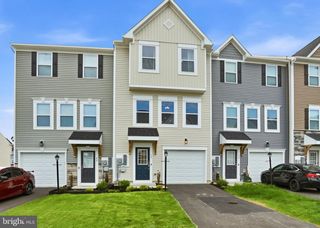 38 TROTTING RD, Inwood, WV 25428