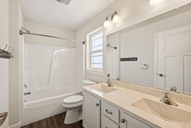 1229 Patriot Way, Sun Prairie, WI 53590