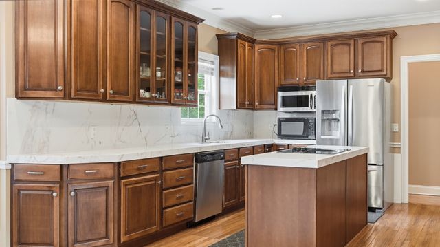 5858 Cloverland Dr, Brentwood, TN 37027