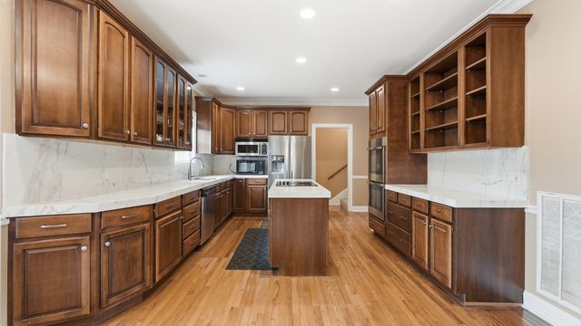5858 Cloverland Dr, Brentwood, TN 37027
