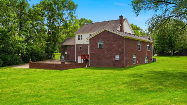 5858 Cloverland Dr, Brentwood, TN 37027